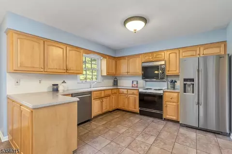 47 Fenview Rd, Gillette, NJ 07933 photo 10