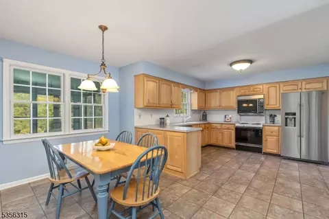 47 Fenview Rd, Gillette, NJ 07933 photo 9