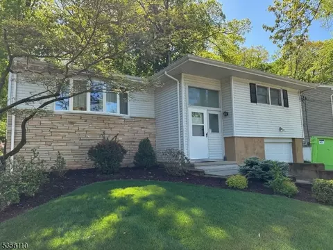 23 N Lake Shore Dr, Rockaway, NJ 07866