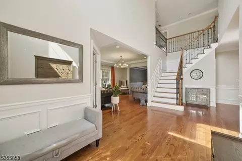 2 Bernadette Ct, Springfield, NJ 07081 photo 3