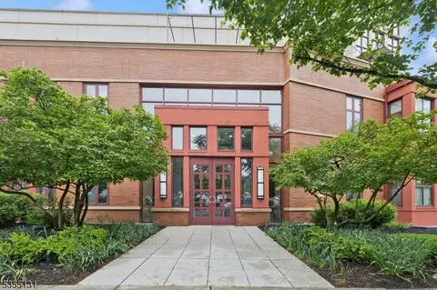 85 Park Ave #208, Glen Ridge, NJ 07028