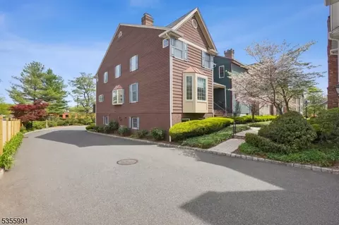15 Murray Hill Mnr, New Providence, NJ 07974