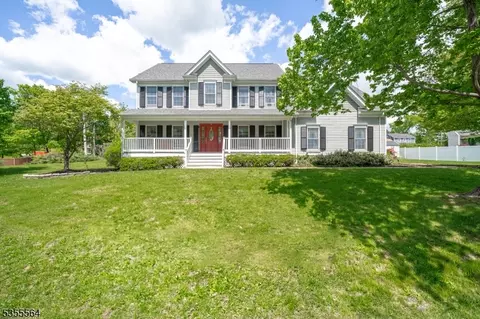 15 Bedminster Ter, Bedminster, NJ 07921