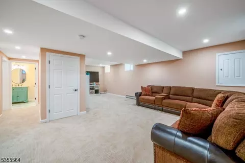 15 Bedminster Ter, Bedminster, NJ 07921 photo 45