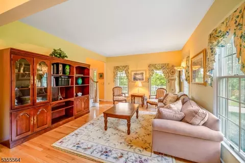 15 Bedminster Ter, Bedminster, NJ 07921 photo 18
