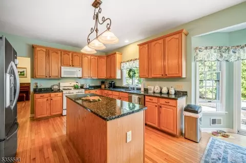 15 Bedminster Ter, Bedminster, NJ 07921 photo 23