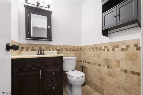74 E Maple St, Teaneck, NJ 07666 photo 12