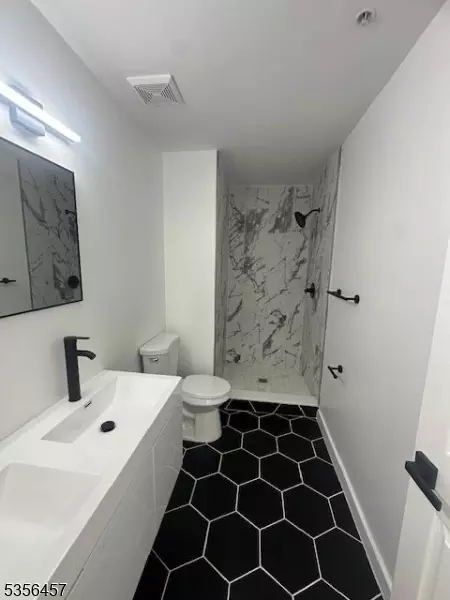 41 Yancy Dr, Newark, NJ 07103 photo 10