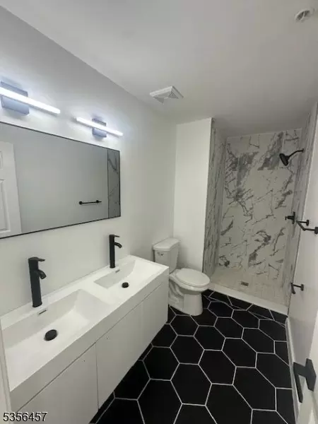 41 Yancy Dr, Newark, NJ 07103 photo 9