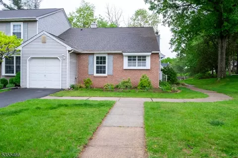 12 Arapaho Trl, Somerville, NJ 08876
