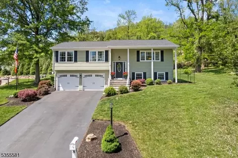 8 Woodland Ter, High Bridge, NJ 08829