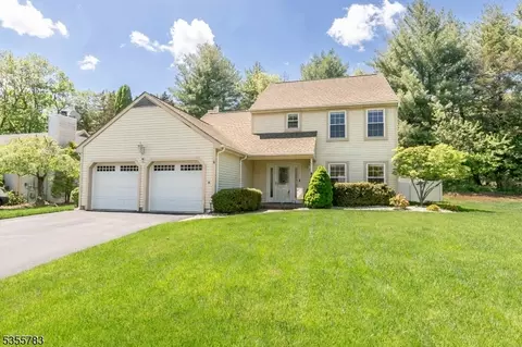 19 Susquehanna Trl, Somerville, NJ 08876