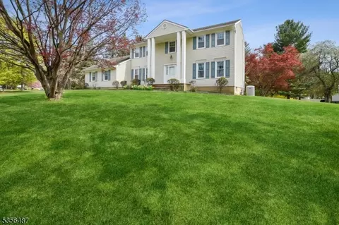 2 Powder Mill Rd, Long Valley, NJ 07853