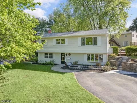 7 Bettino Dr, Ogdensburg, NJ 07439