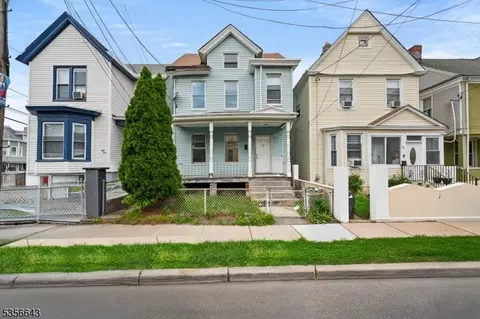 52 Lincoln St, Passaic, NJ 07055