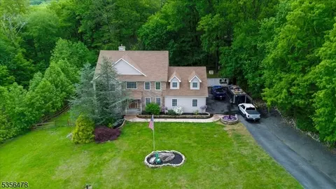 22 Melody Ln, West Milford, NJ 07480