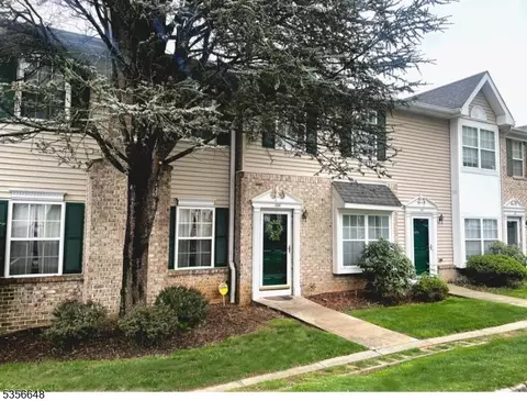 108 Tallwood Ln, Green Brook, NJ 08812