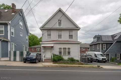 224 Chilton St, Elizabeth, NJ 07208