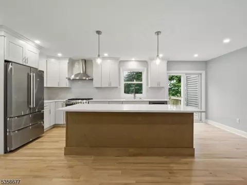 5 Pine Ter, Wayne, NJ 07470 photo 2