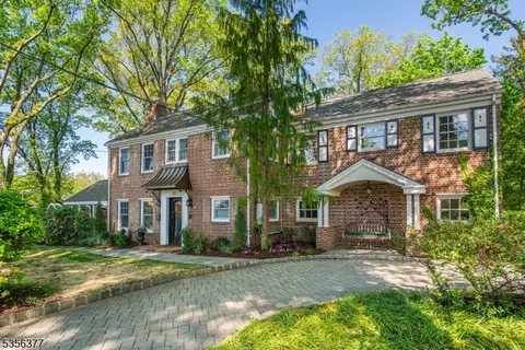 25 Hillcrest Rd, Mountain Lakes, NJ 07046