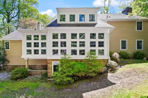 15 Brookvale Rd, Kinnelon, NJ 07405