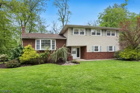9 Copperfield Rd, Scotch Plains, NJ 07076