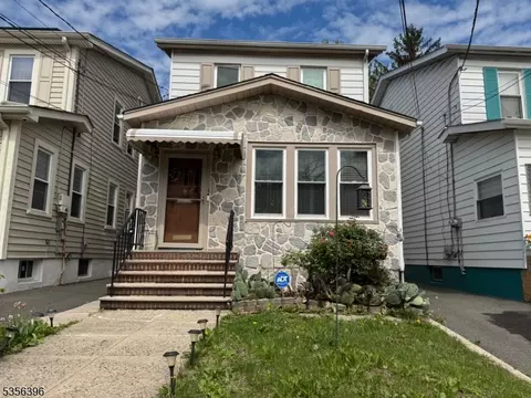 77 Coolidge St, Irvington, NJ 07111