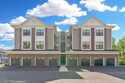 100 Harvest Way, Little Falls Twp, NJ 07424