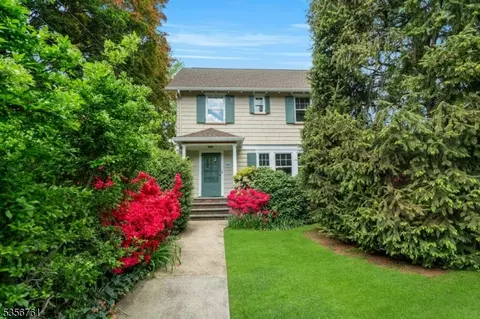 110 Essex Ave, Montclair, NJ 07042