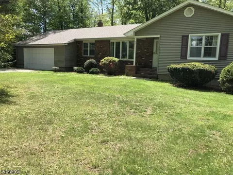 89 Ridge Rd, Jefferson Twp, NJ 07438