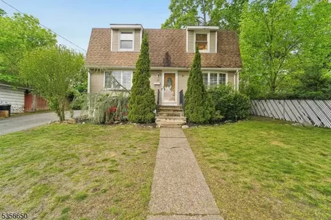 49 Dacotah Ave, Lake Hiawatha, NJ 07034