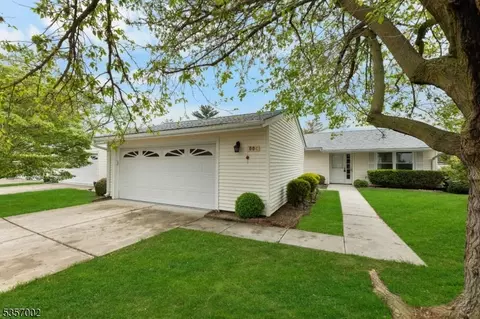 88 Dogwood Plz # C, Monroe Township, NJ 08831