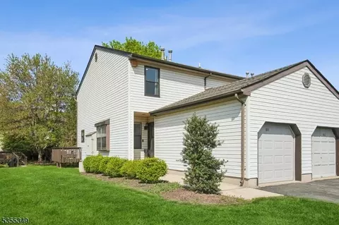 801 Poplar Ct, Flemington, NJ 08822