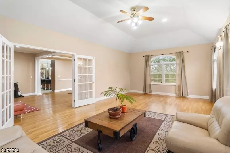  302 Emeline Way, Greenwich Twp, NJ 08886 photo 5