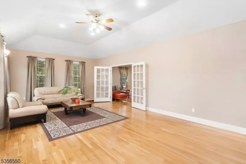  302 Emeline Way, Greenwich Twp, NJ 08886 photo 6