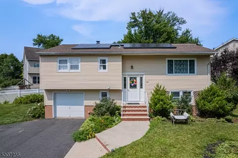 365 Lake Shore Dr, Parsippany-troy Hills Twp, NJ 07054