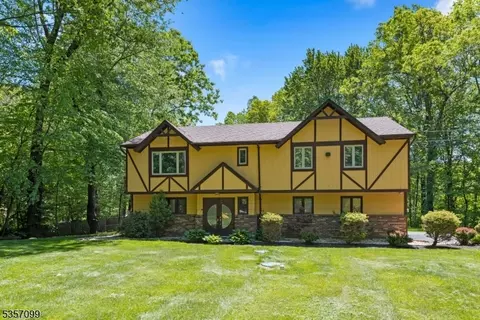 79 Lozier Rd, Budd Lake, NJ 07828