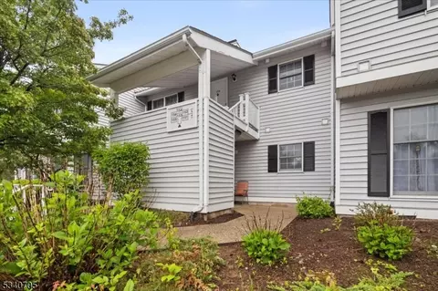 153 Mockingbird Ct, Three Bridges, NJ 08887