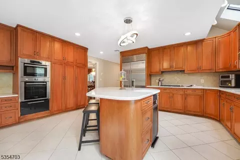 33 Sylvan Dr, Pine Brook, NJ 07058 photo 10