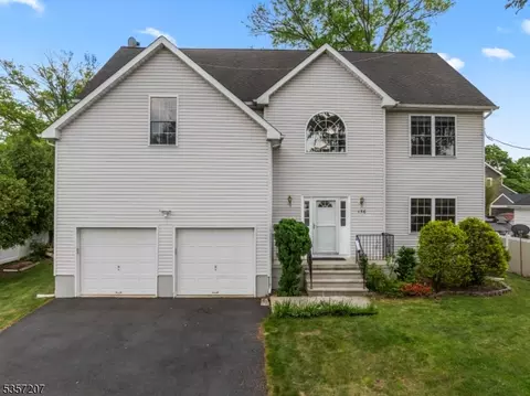 136 Burns St, Somerset, NJ 08873