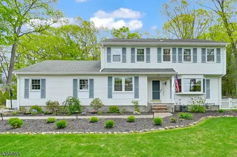 10 Rolling Ridge Rd, West Milford, NJ 07480
