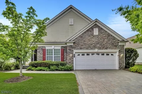 326 Biltmore Ln, Somerset, NJ 08873