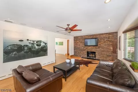 83 Maple Ave, Wayne, NJ 07470 photo 16