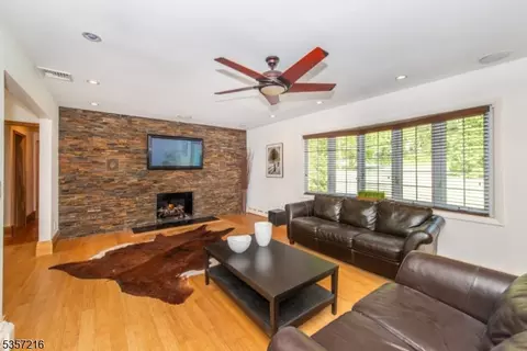 83 Maple Ave, Wayne, NJ 07470 photo 15