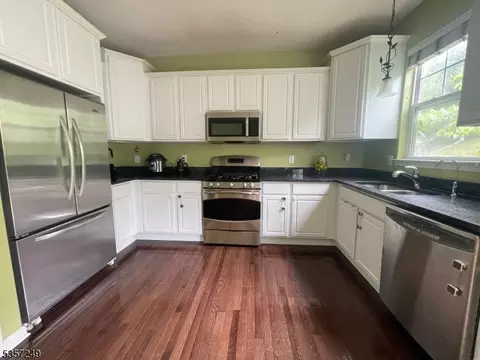 66 Indigo Rd, Hackettstown, NJ 07840