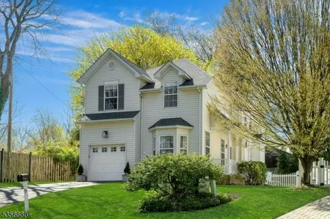 9 Faitoute Ct, Summit, NJ 07901