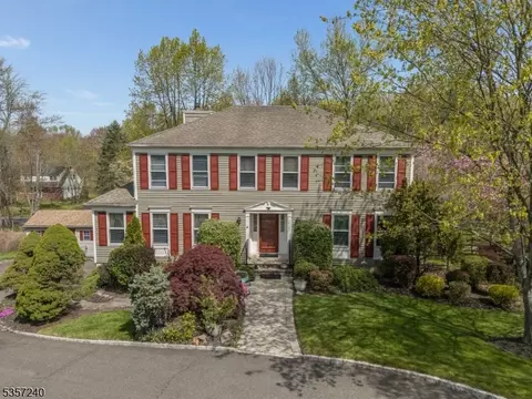 176 Hickory Tavern Rd, Gillette, NJ 07933