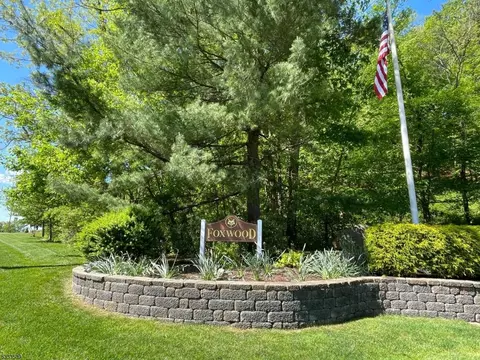 16 Bd Foxwood Dr #BD, Morris Plains Boro, NJ 07950