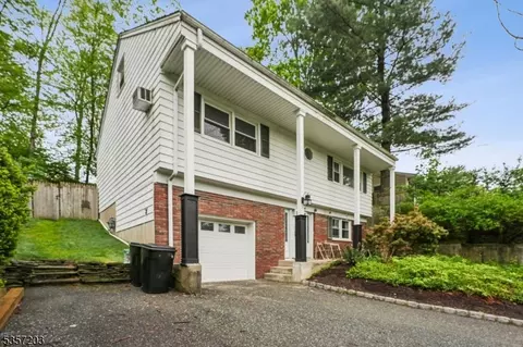 11 Beech Ct, Ringwood, NJ 07456 photo 2