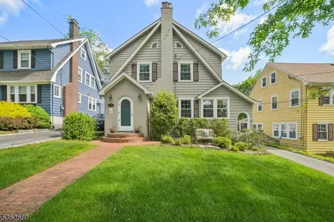 86 Hillside Ave, Verona, NJ 07044